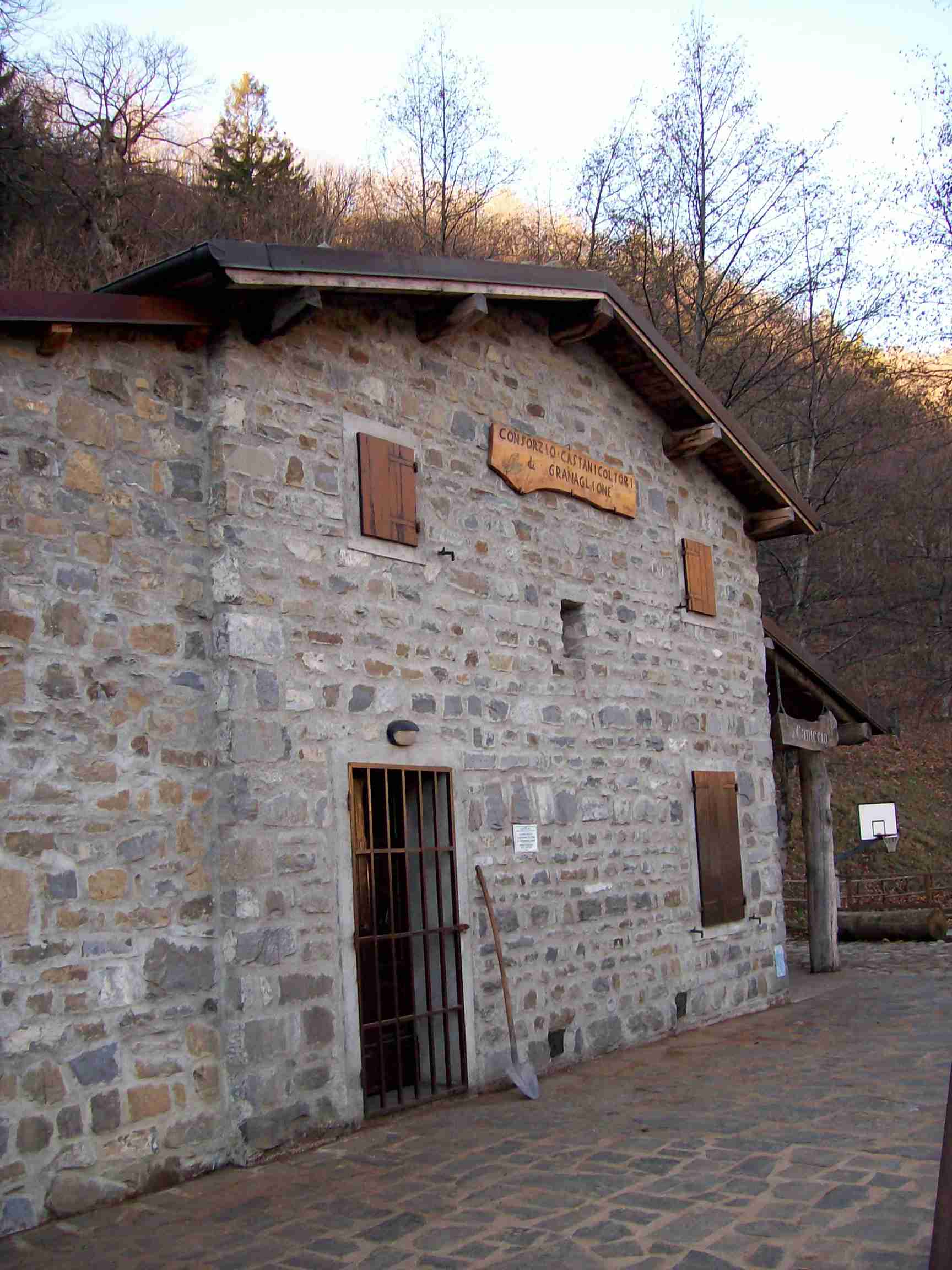  Image name: 00_01 il mulino.jpg 
 width: 1728 pixel 
 height: 2304 pixel 
 Size: 206220 bytes 
 Click to enlarge 